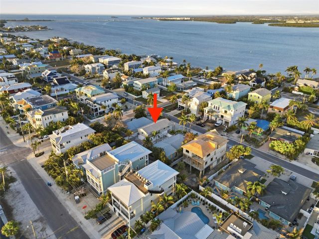 2112 AVENUE B, Bradenton Beach, FL 34217