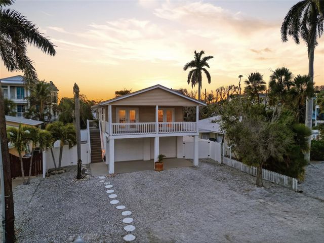 2112 AVENUE B, Bradenton Beach, FL 34217