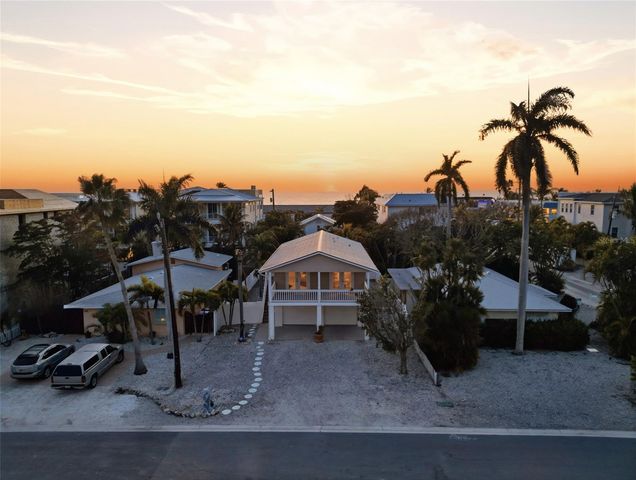 2112 AVENUE B, Bradenton Beach, FL 34217