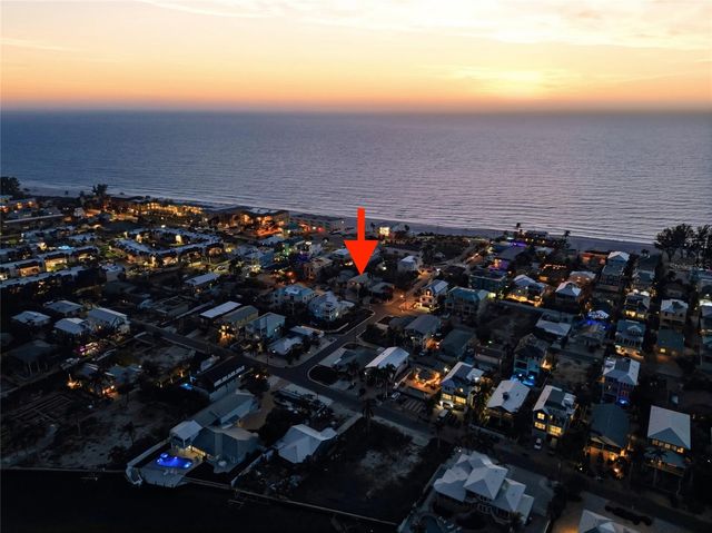 2112 AVENUE B, Bradenton Beach, FL 34217