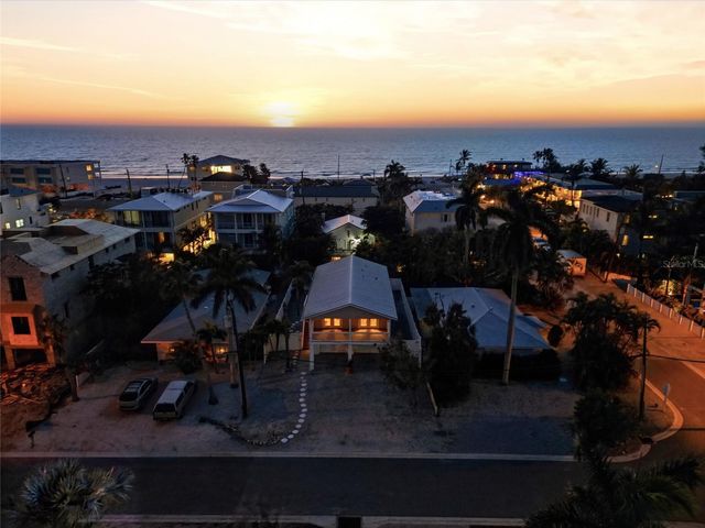 2112 AVENUE B, Bradenton Beach, FL 34217