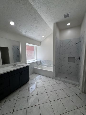 2203 Bisontine Street, Friendswood, TX 77546
