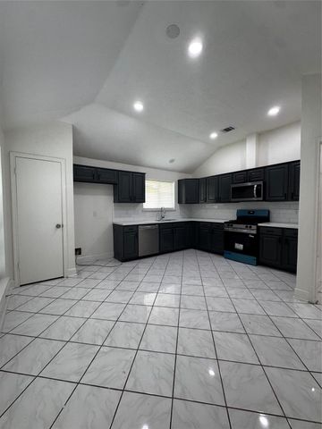 2203 Bisontine Street, Friendswood, TX 77546
