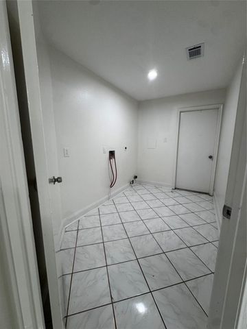 2203 Bisontine Street, Friendswood, TX 77546