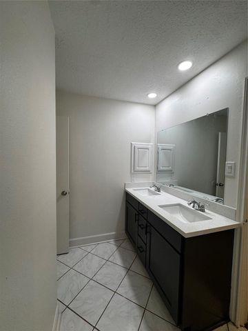 2203 Bisontine Street, Friendswood, TX 77546