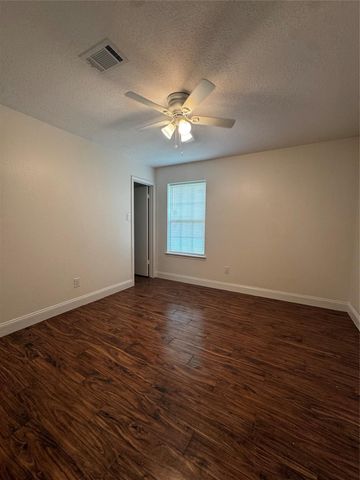 2203 Bisontine Street, Friendswood, TX 77546