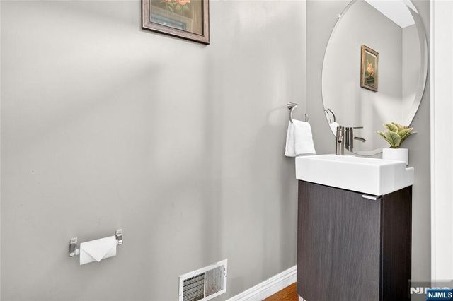 404 Green Mountain Road, Mahwah, NJ 07430