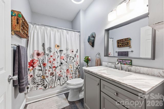600 Vista Lake Drive 4, Candler, NC 28715