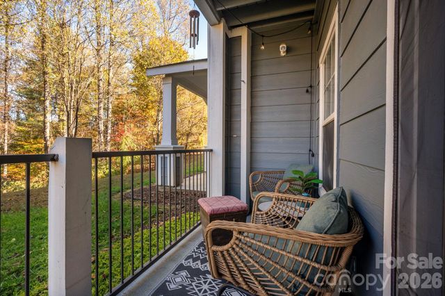 600 Vista Lake Drive 4, Candler, NC 28715