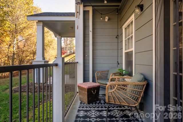 600 Vista Lake Drive 4, Candler, NC 28715