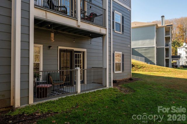 600 Vista Lake Drive 4, Candler, NC 28715