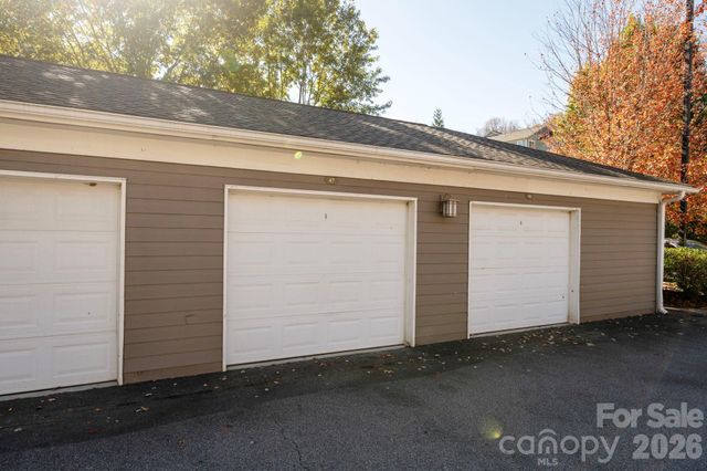 600 Vista Lake Drive 4, Candler, NC 28715