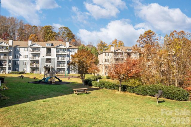 600 Vista Lake Drive 4, Candler, NC 28715