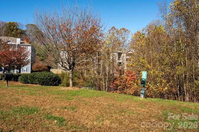 600 Vista Lake Drive 4, Candler, NC 28715