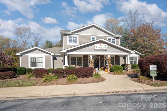 600 Vista Lake Drive 4, Candler, NC 28715
