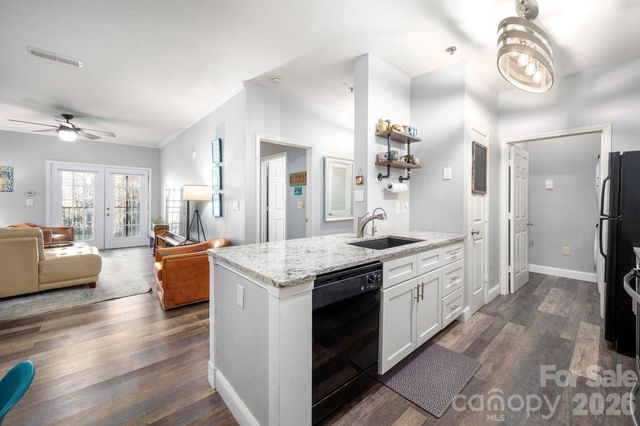 600 Vista Lake Drive 4, Candler, NC 28715