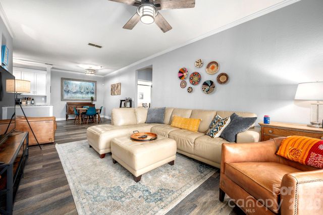 600 Vista Lake Drive 4, Candler, NC 28715