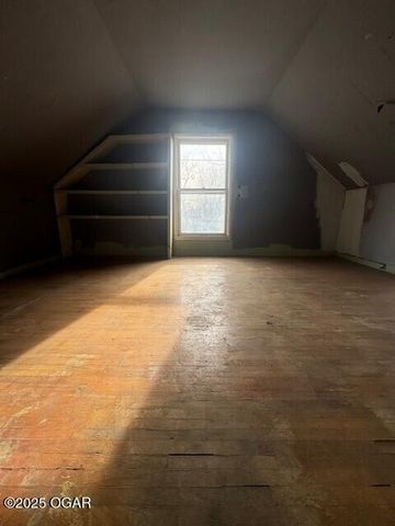 911 W 2nd Street, Joplin, MO 64801