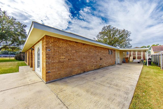 818 Oak Lane, Thibodaux, LA 70301