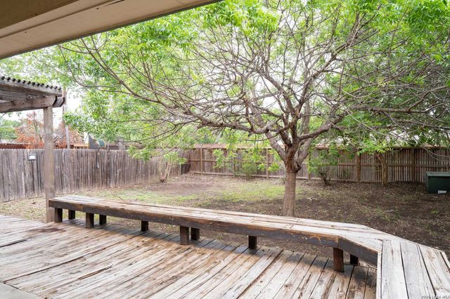 4806 CRESTWOOD HILL DR, San Antonio, TX 78244