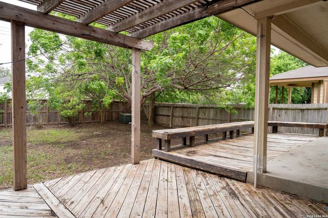 4806 CRESTWOOD HILL DR, San Antonio, TX 78244