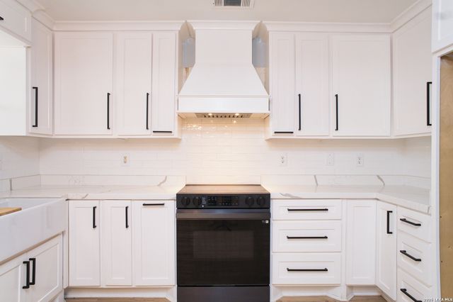 4806 CRESTWOOD HILL DR, San Antonio, TX 78244