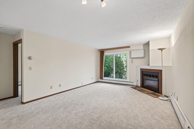 3850 Plymouth Boulevard 117, Plymouth, MN 55446