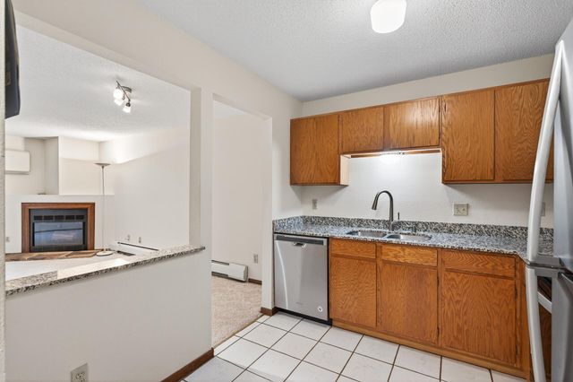 3850 Plymouth Boulevard 117, Plymouth, MN 55446