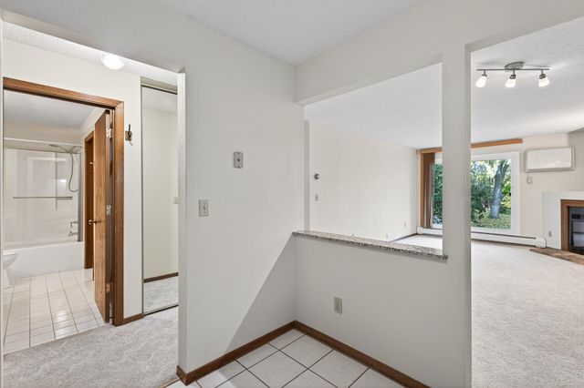 3850 Plymouth Boulevard 117, Plymouth, MN 55446