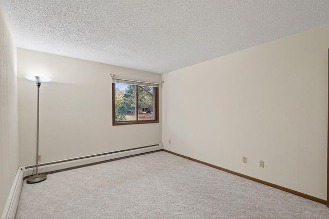 3850 Plymouth Boulevard 117, Plymouth, MN 55446