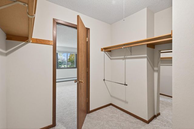 3850 Plymouth Boulevard 117, Plymouth, MN 55446