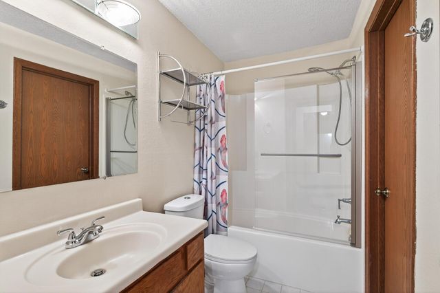 3850 Plymouth Boulevard 117, Plymouth, MN 55446