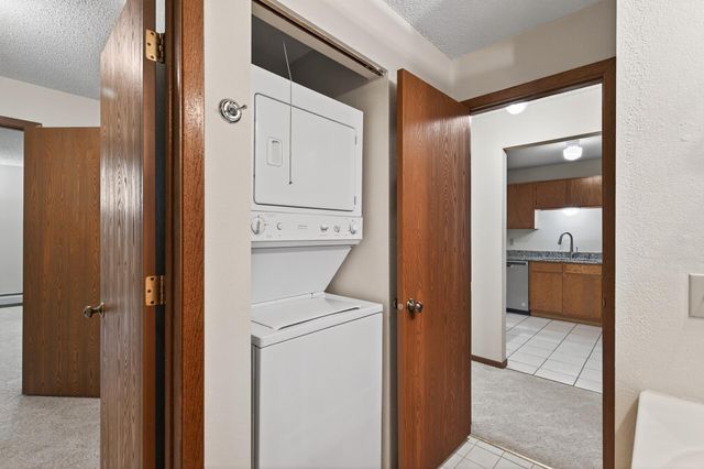 3850 Plymouth Boulevard 117, Plymouth, MN 55446