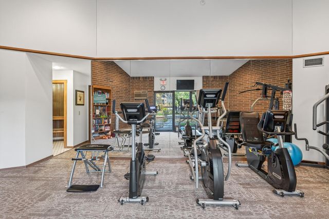 3850 Plymouth Boulevard 117, Plymouth, MN 55446