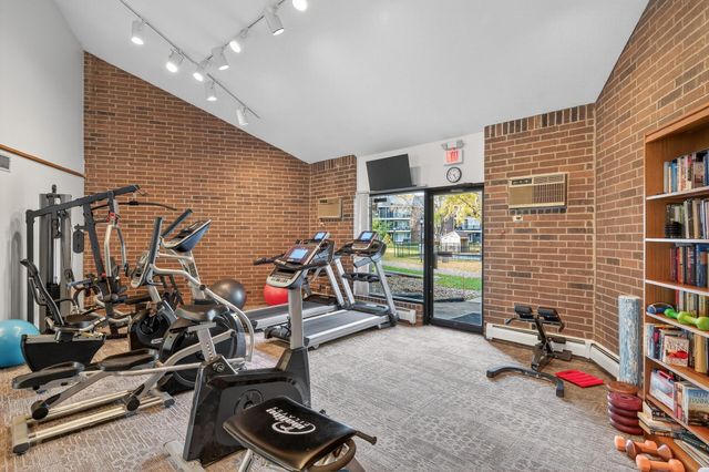 3850 Plymouth Boulevard 117, Plymouth, MN 55446