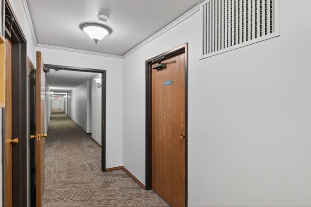 3850 Plymouth Boulevard 117, Plymouth, MN 55446