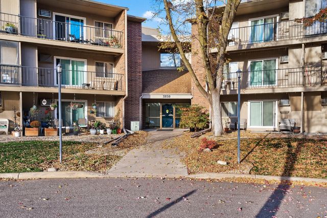 3850 Plymouth Boulevard 117, Plymouth, MN 55446