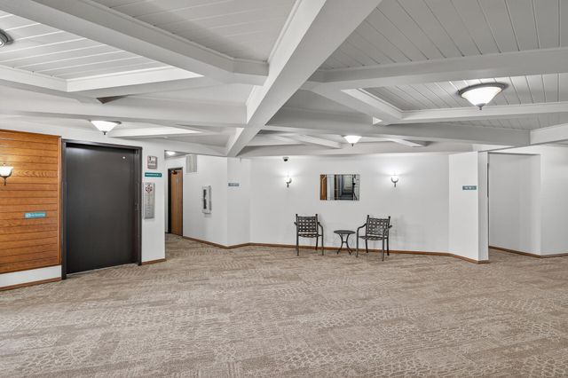 3850 Plymouth Boulevard 117, Plymouth, MN 55446