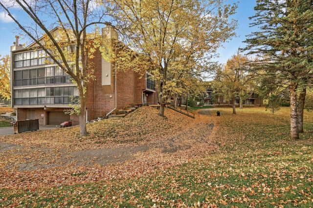 3850 Plymouth Boulevard 117, Plymouth, MN 55446