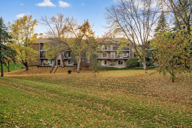 3850 Plymouth Boulevard 117, Plymouth, MN 55446