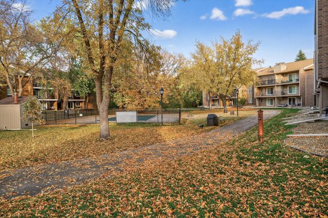 3850 Plymouth Boulevard 117, Plymouth, MN 55446