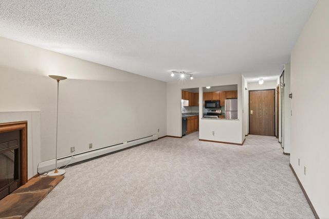 3850 Plymouth Boulevard 117, Plymouth, MN 55446