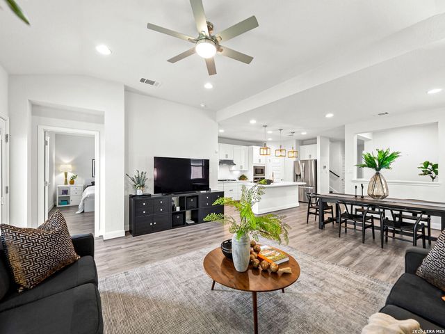 12802 Fairview Farms, San Antonio, TX 78249