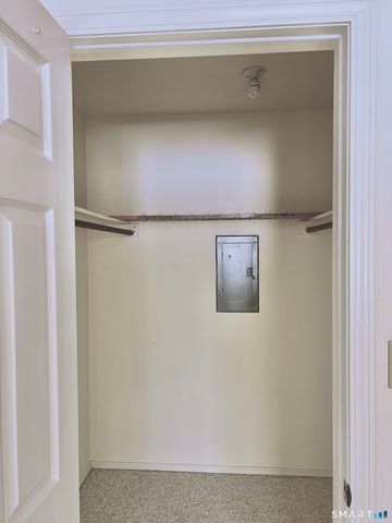 35 Nutmeg Road Apt D1, Middlebury, CT 06762