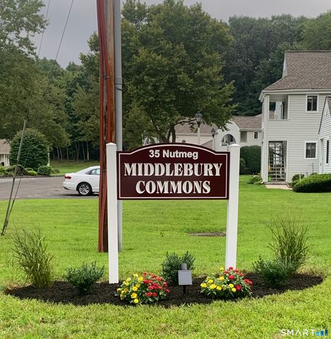 35 Nutmeg Road Apt D1, Middlebury, CT 06762