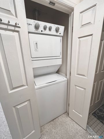 35 Nutmeg Road Apt D1, Middlebury, CT 06762