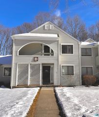 35 Nutmeg Road Apt D1, Middlebury, CT 06762