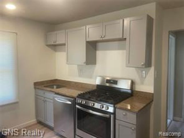 19419 Carrie Street, Detroit, MI 48234
