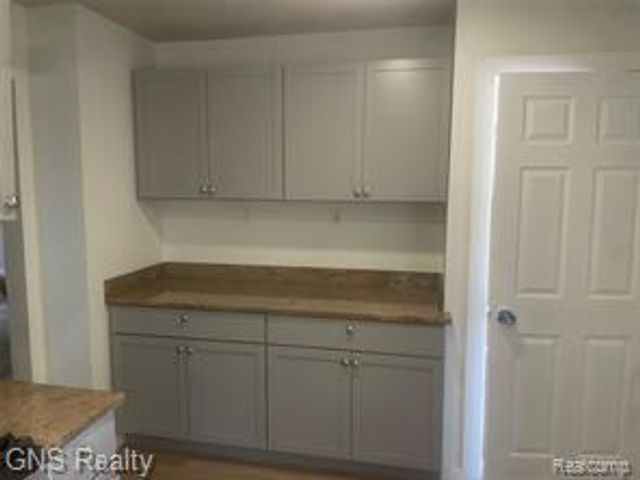 19419 Carrie Street, Detroit, MI 48234