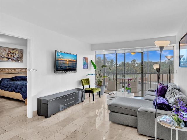 20335 W Country Club Dr 310, Aventura, FL 33180